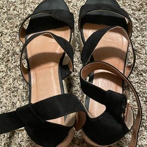 Black platform sandals